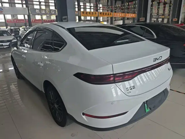 BYD Qin PLUS — Фото автомобиля 4