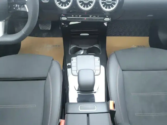 Mercedes-Benz A-Class — Фото автомобиля 16