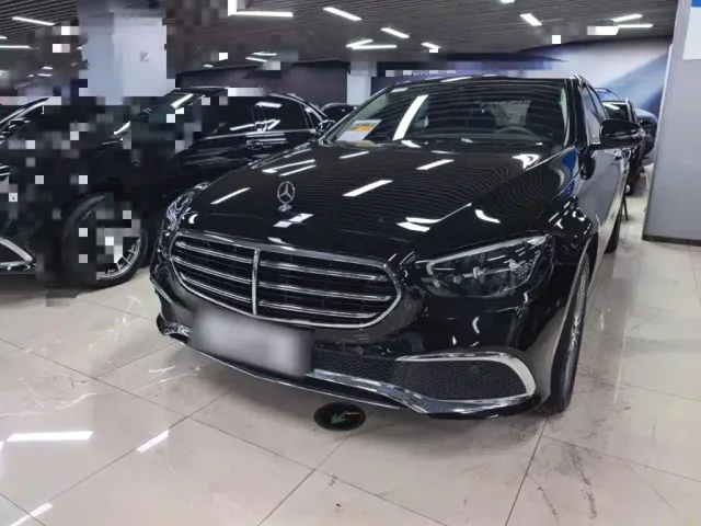 Фотография автомобиля — Mercedes-Benz E-Class