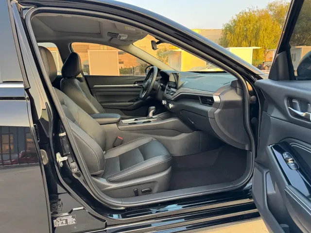 Nissan Teana — Фото автомобиля 10