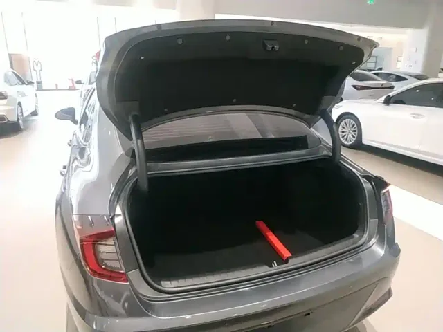 Hyundai Sonata — Фото автомобиля 18