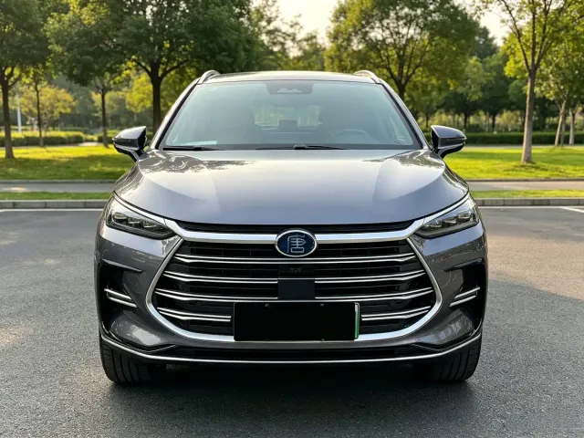 BYD Tang — Фото автомобиля 2