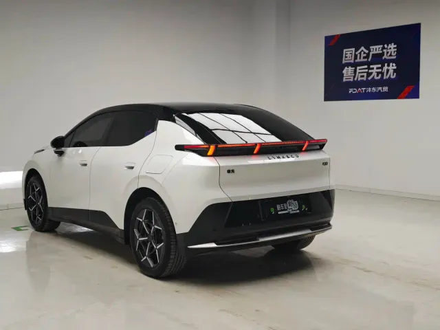 Lynk & Co Z20 — Фото автомобиля 6
