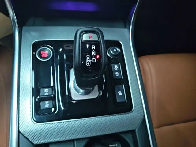 Jaguar XEL — Фото автомобиля 13