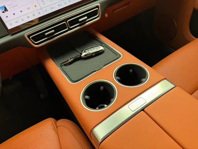 Li Auto L8 — Фото автомобиля 15