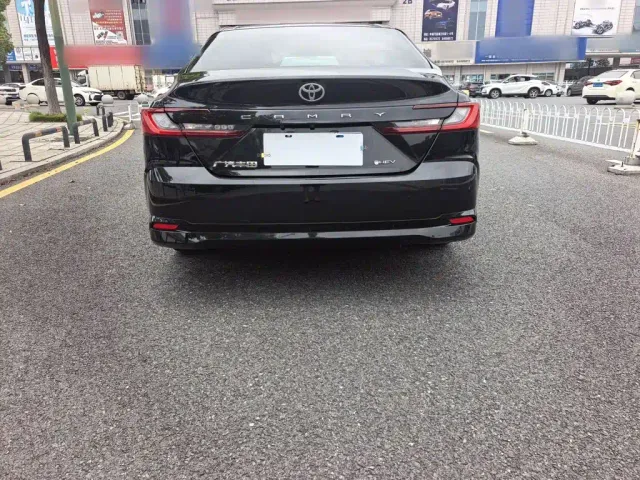 Toyota Camry — Фото автомобиля 11