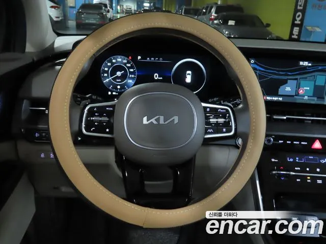 Kia Carnival Generation 4 — Фото автомобиля 10