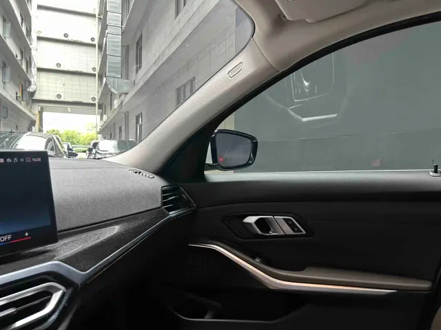 BMW 3 Series — Фото автомобиля 10