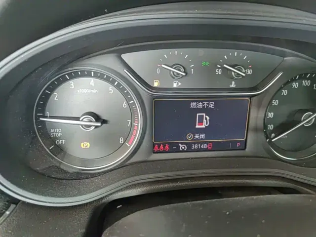 Buick Regal — Фото автомобиля 11