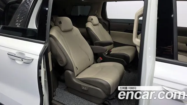 Kia Canival Carnival 4 поколение Дизель 9 мест Signature — Фото автомобиля 11