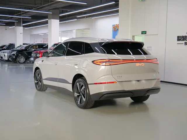 BYD Sealion 06 — Фото автомобиля 6