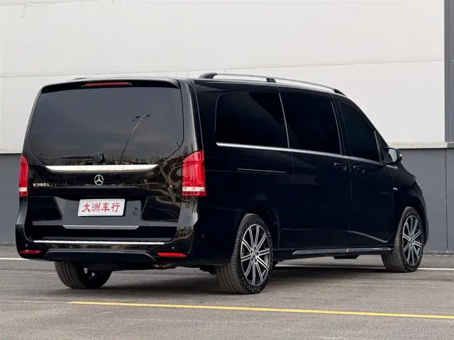 Mercedes-Benz V-Class — Фото автомобиля 7
