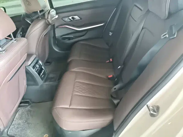 BMW 3 Series — Фото автомобиля 16
