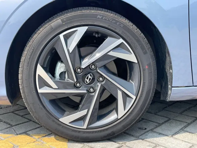 Hyundai Elantra — Фото автомобиля 11