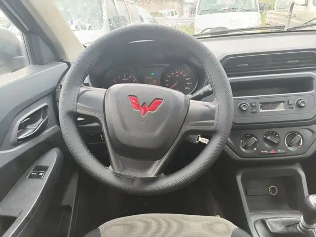 Wuling Hongguang — Фото автомобиля 10