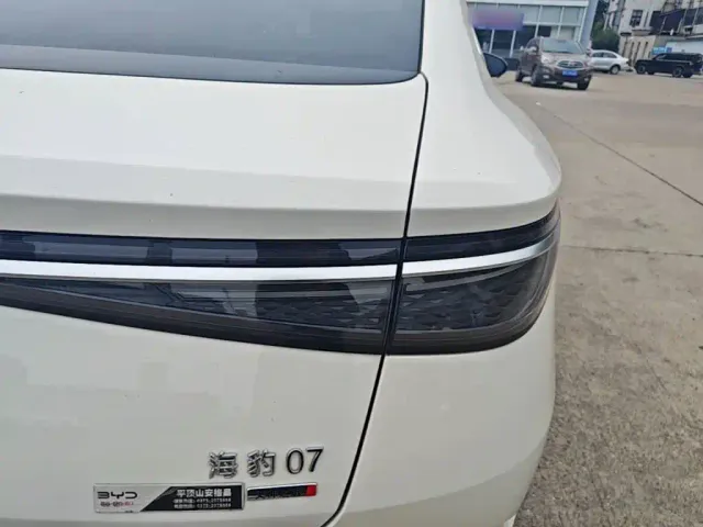 BYD Seal 07 DM-i — Фото автомобиля 7