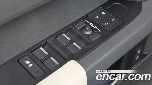 Land Rover Defender — Фото автомобиля 30