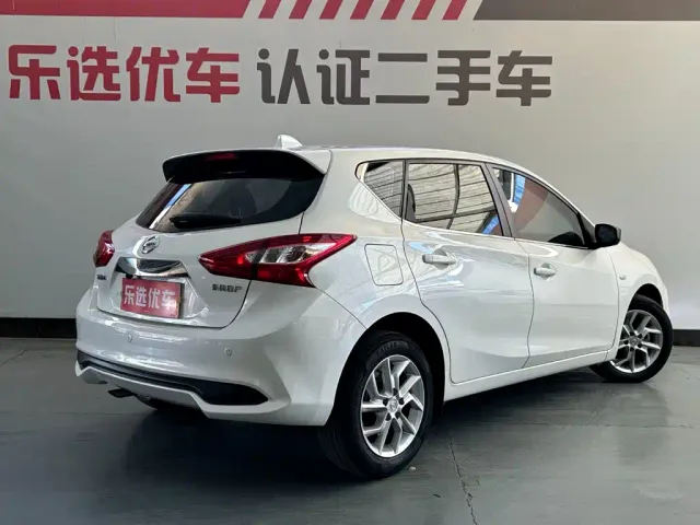 Nissan Tiida — Фото автомобиля 5