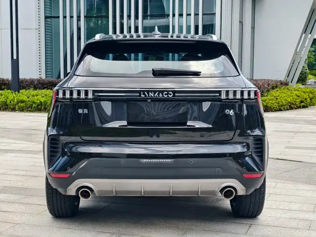 Lynk & Co 06 — Фото автомобиля 5