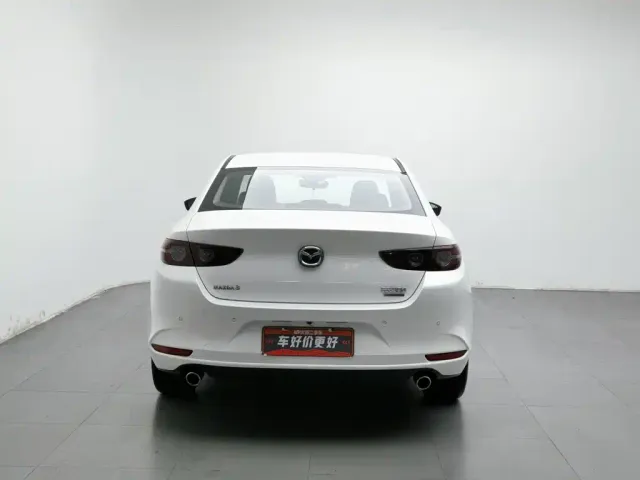 Mazda Axela — Фото автомобиля 4