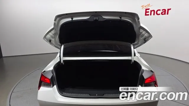 Hyundai Avante CN7 — Фото автомобиля 20