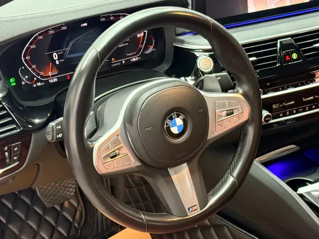 BMW 5 Series — Фото автомобиля 4
