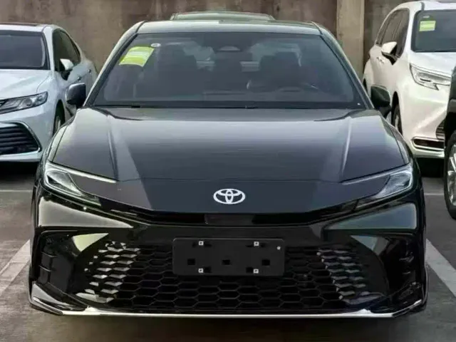Фотография автомобиля — Toyota Camry