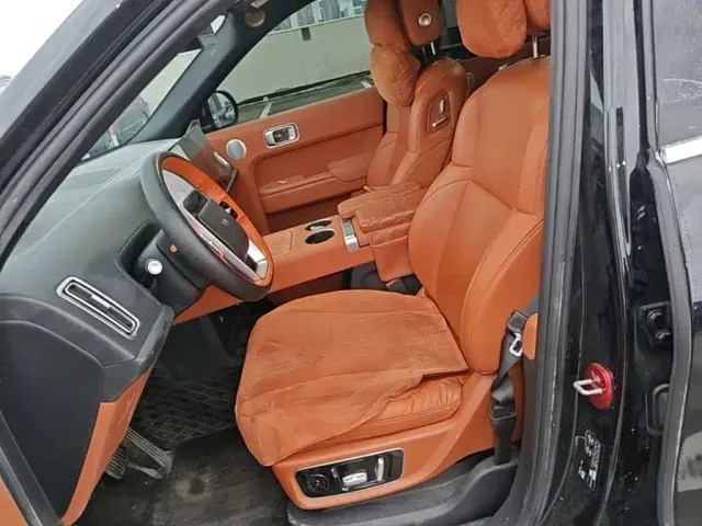 Li Auto L9 — Фото автомобиля 14
