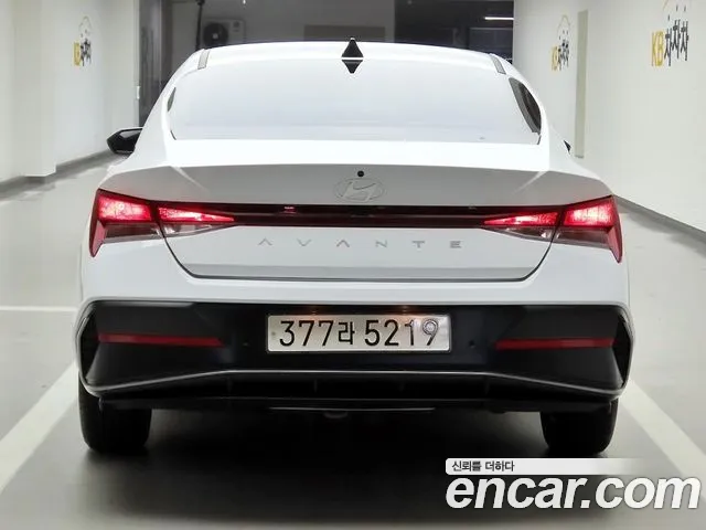 Hyundai Avante — Фото автомобиля 3