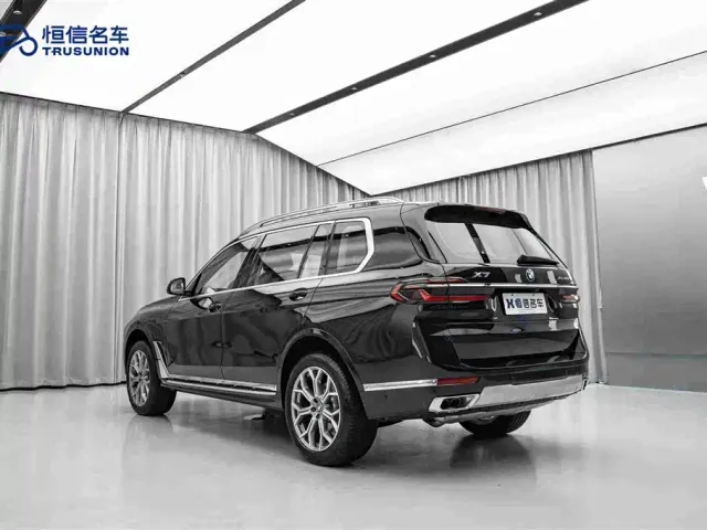 BMW X7 — Фото автомобиля 7
