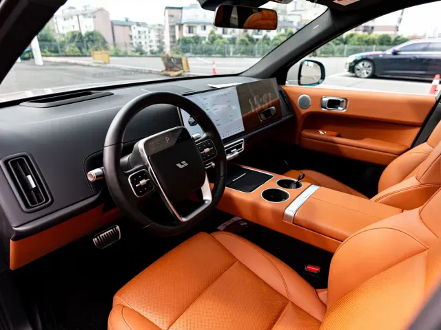 Li Auto L6 — Фото автомобиля 7