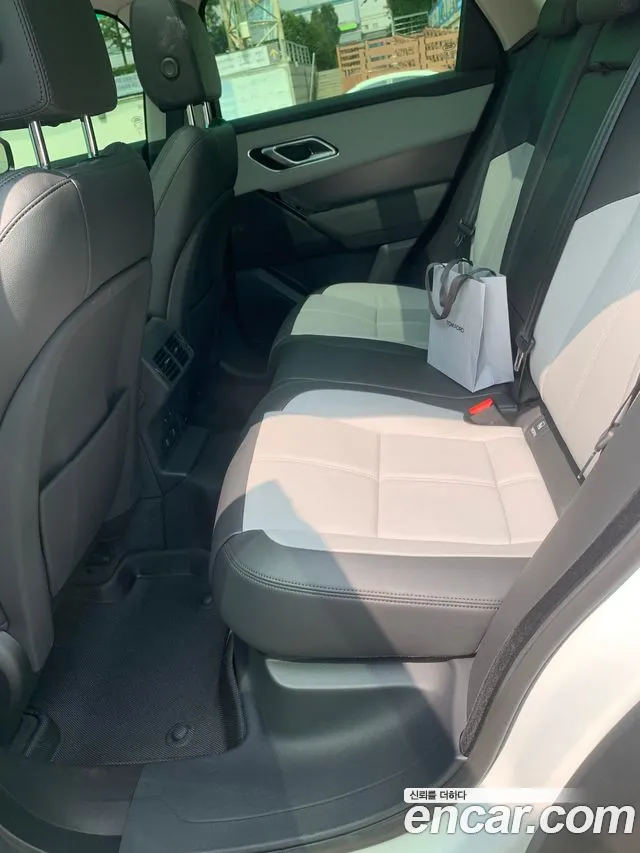 Land Rover Range Rover Velar — Фото автомобиля 10
