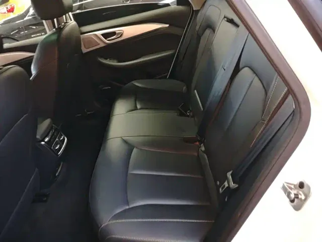 Roewe i6 MAX EV — Фото автомобиля 16