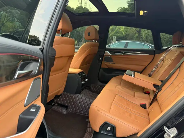 BMW 6 Series Gran Turismo — Фото автомобиля 10
