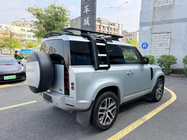 Land Rover Defender — Фото автомобиля 6