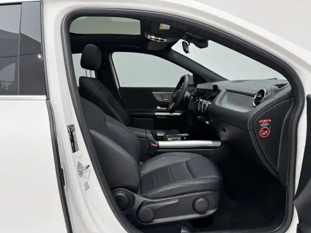 Mercedes-Benz GLA-Class — Фото автомобиля 17