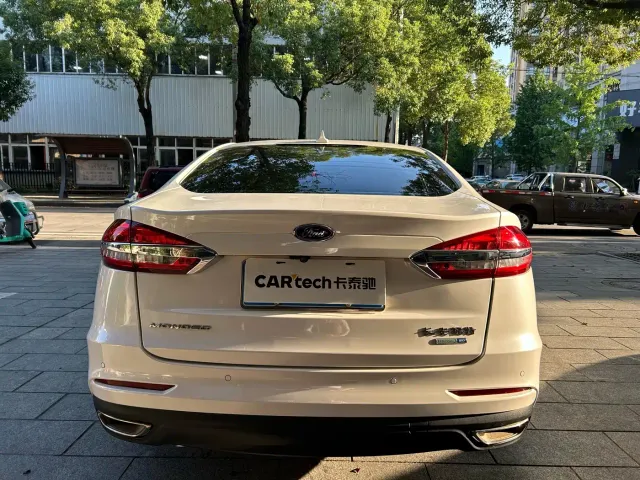 Ford Mondeo — Фото автомобиля 14