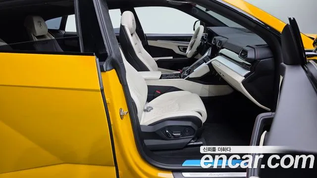 Lamborghini Urus — Фото автомобиля 24