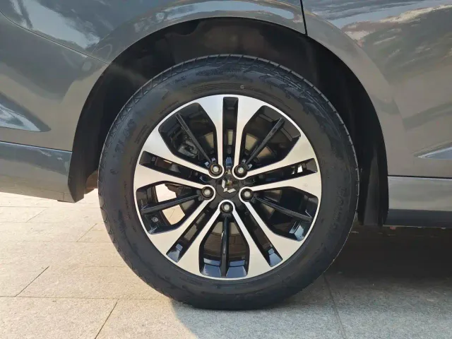 Wuling Victory — Фото автомобиля 11