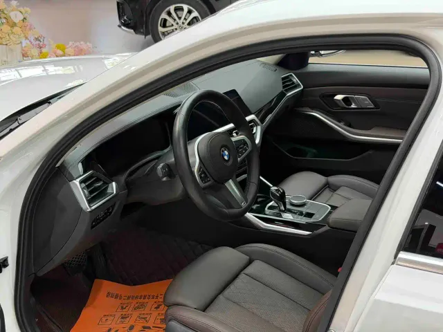 BMW 3 Series — Фото автомобиля 10