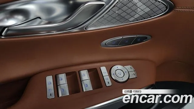 Genesis GV70 2.5T Бензин AWD — Фото автомобиля 24