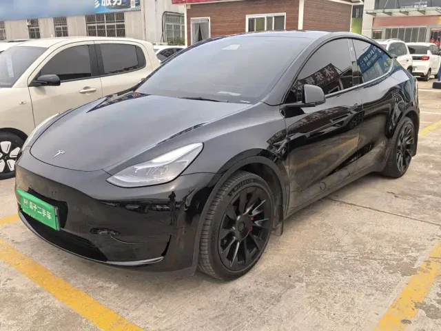 Фотография автомобиля — Tesla Model Y