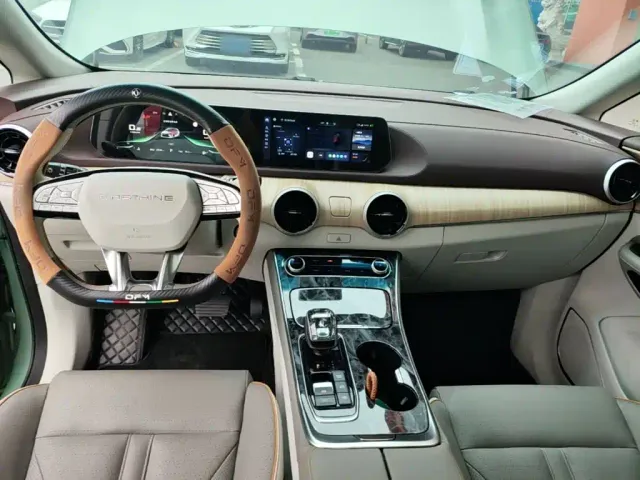 Forthing Yacht — Фото автомобиля 9