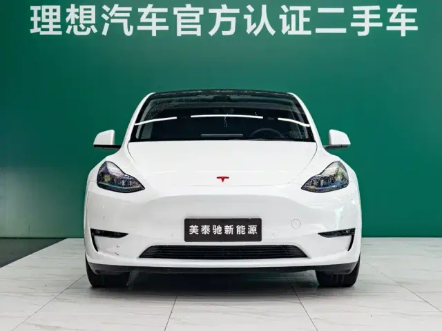 Tesla Model Y — Фото автомобиля 2