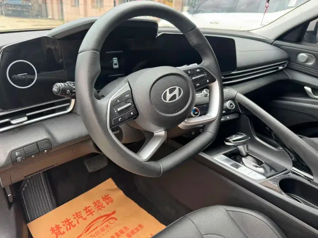 Hyundai Elantra — Фото автомобиля 8