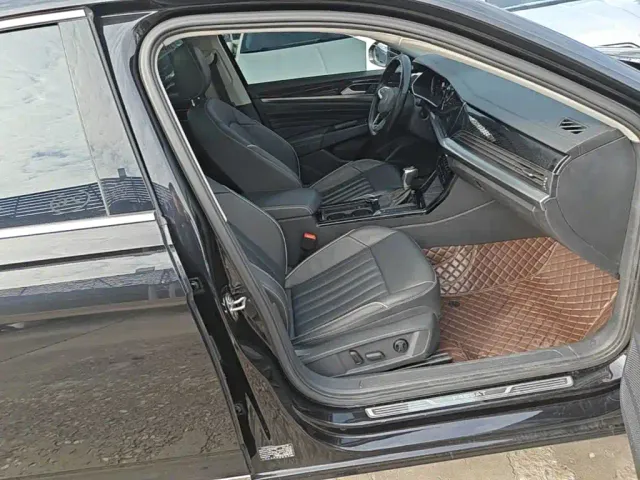 Volkswagen Passat — Фото автомобиля 24