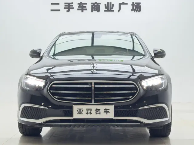 Mercedes-Benz E-Class — Фото автомобиля 2