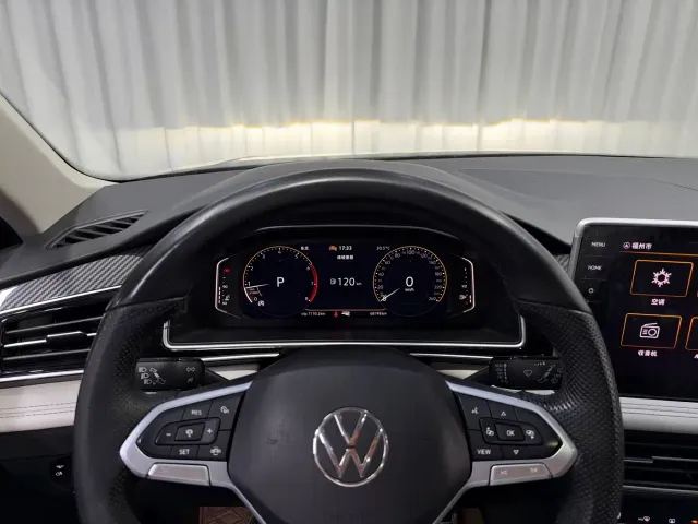 Volkswagen Tiguan L — Фото автомобиля 13