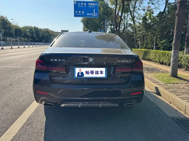 BMW 5 Series — Фото автомобиля 4