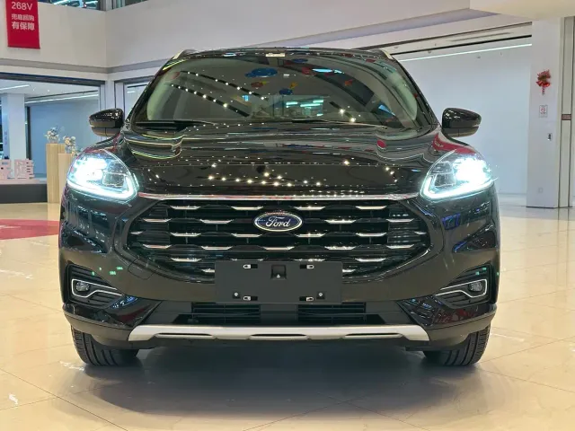 Ford Escape — Фото автомобиля 2